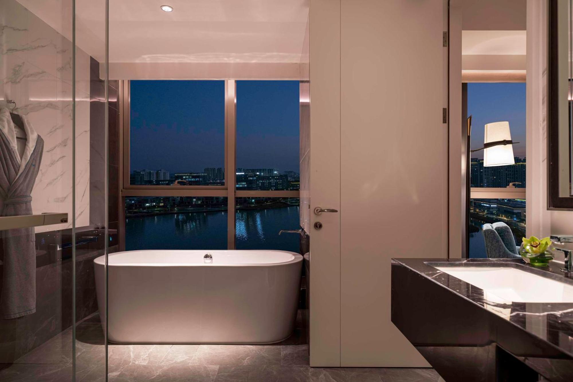 Hyatt Centric Lakeside Ningbo Eksteriør billede
